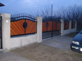 Imagine pentru Poarta din fier forjat si lemn model L003