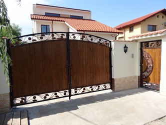 Poarta din fier forjat si lemn model L027