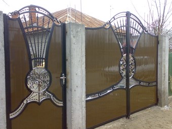 Imagine pentru Poarta din fier forjat si lemn model L050